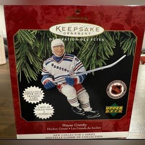 Wayne Gretzy hallmark Christmas ornament